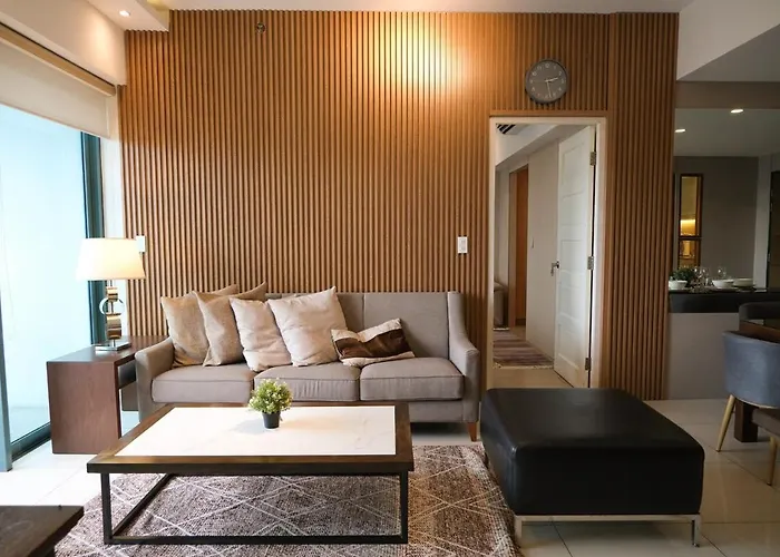 Bgc One Uptown Premium 2br With Balcony Near Supermarket, Malls And Restaurants