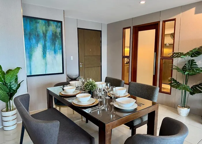 아파트 Bgc One Uptown Premium 2br With Balcony Near Supermarket, Malls And Restaurants