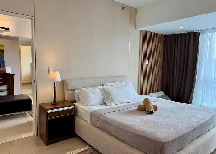 아파트 Bgc One Uptown Premium 2br With Balcony Near Supermarket, Malls And Restaurants