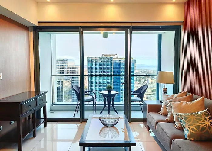 Bgc One Uptown Premium 2br With Balcony Near Supermarket, Malls And Restaurants *