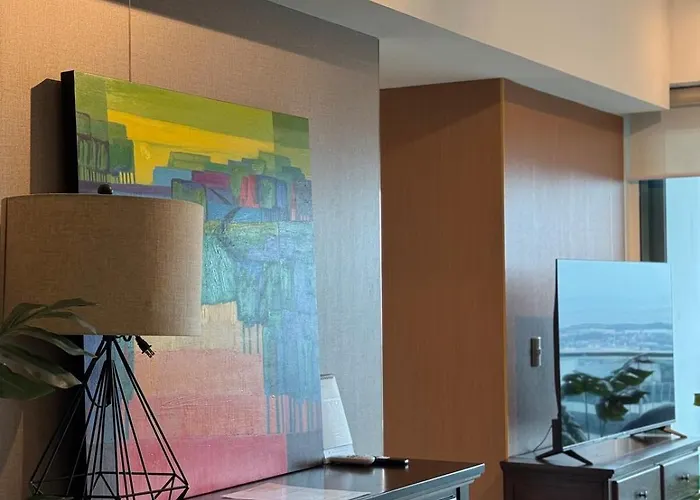 Bgc One Uptown Premium 2br With Balcony Near Supermarket, Malls And Restaurants * 마닐라