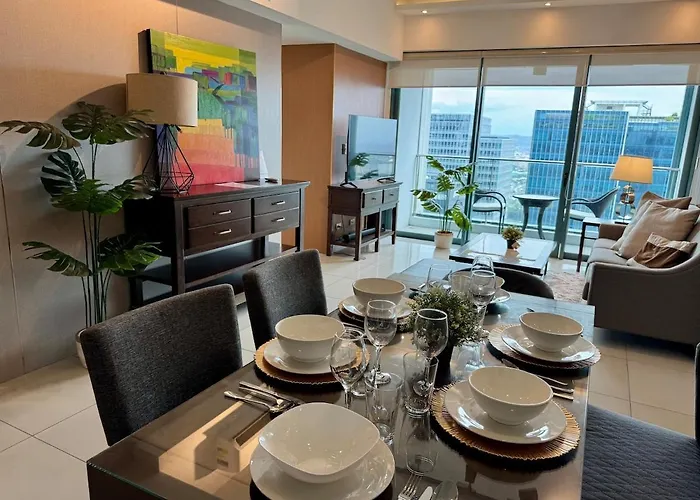 Bgc One Uptown Premium 2br With Balcony Near Supermarket, Malls And Restaurants