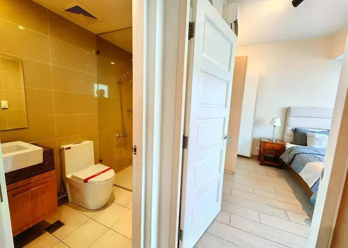 Bgc One Uptown Premium 2br With Balcony Near Supermarket, Malls And Restaurants * 마닐라