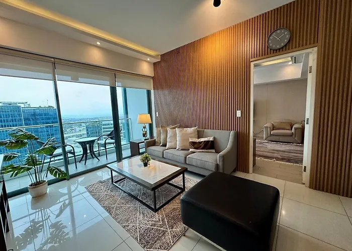 Bgc One Uptown Premium 2br With Balcony Near Supermarket, Malls And Restaurants 아파트 마닐라