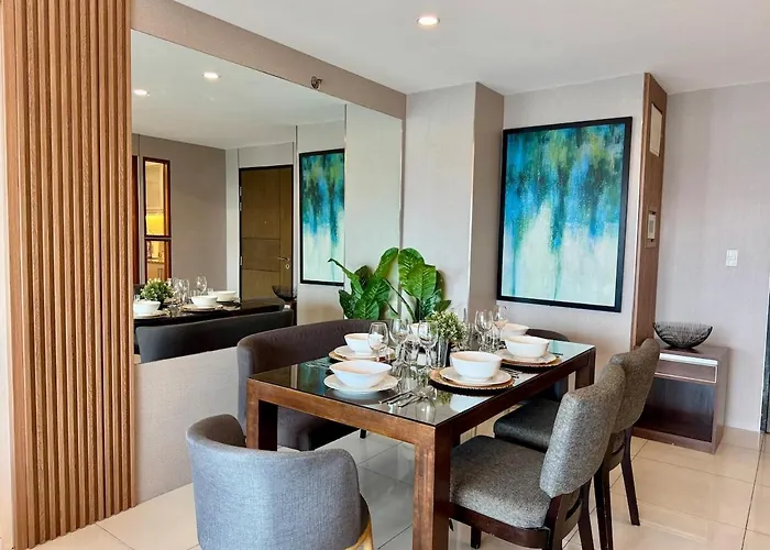 Bgc One Uptown Premium 2br With Balcony Near Supermarket, Malls And Restaurants 마닐라