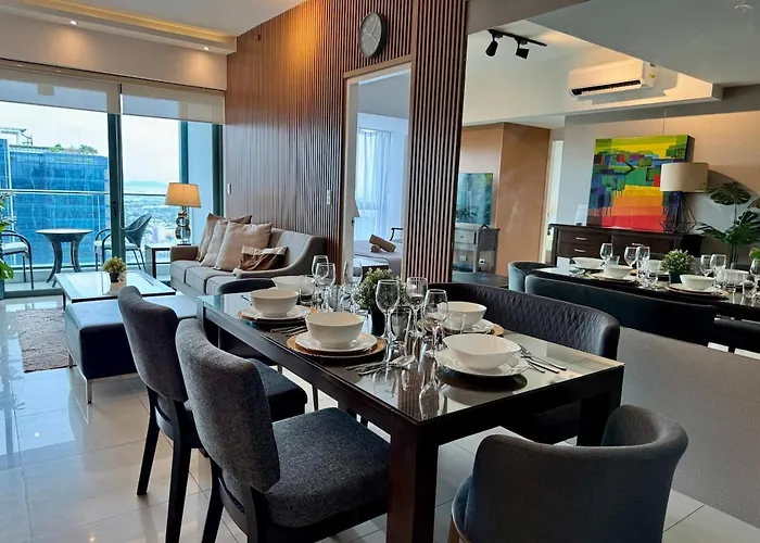Bgc One Uptown Premium 2br With Balcony Near Supermarket, Malls And Restaurants 아파트 마닐라