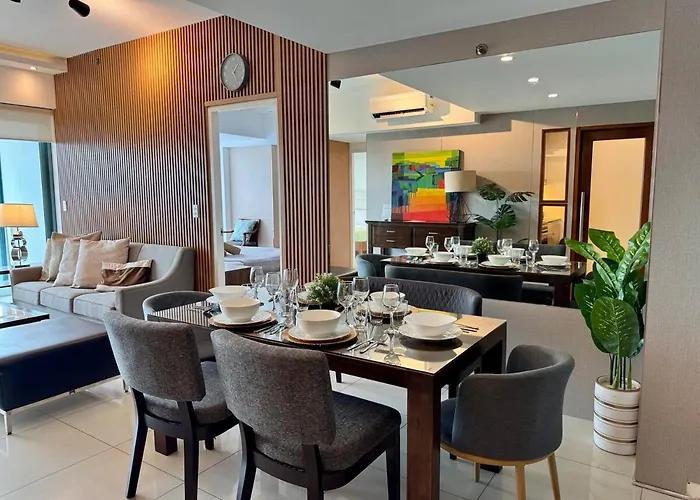 아파트 Bgc One Uptown Premium 2br With Balcony Near Supermarket, Malls And Restaurants 마닐라