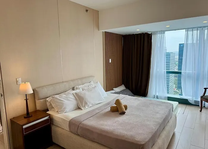 Bgc One Uptown Premium 2br With Balcony Near Supermarket, Malls And Restaurants *