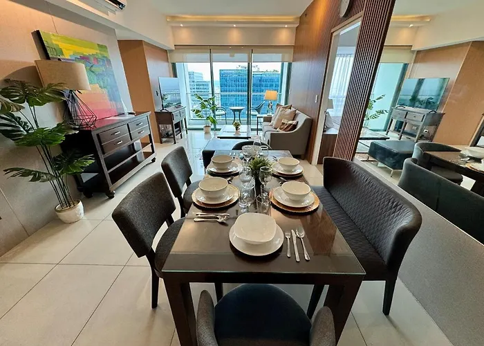 Bgc One Uptown Premium 2br With Balcony Near Supermarket, Malls And Restaurants 아파트 마닐라