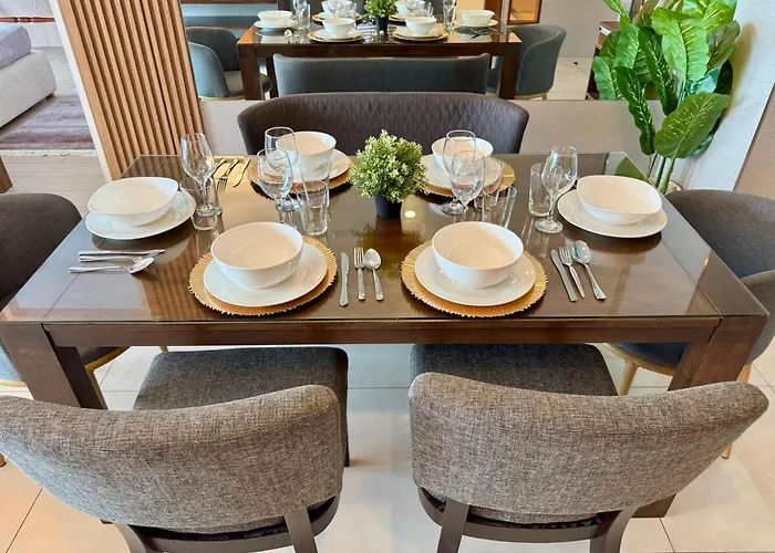 Bgc One Uptown Premium 2br With Balcony Near Supermarket, Malls And Restaurants 아파트
