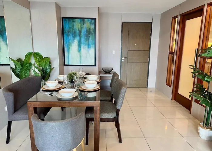 아파트 Bgc One Uptown Premium 2br With Balcony Near Supermarket, Malls And Restaurants