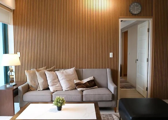 Bgc One Uptown Premium 2br With Balcony Near Supermarket, Malls And Restaurants 아파트 마닐라