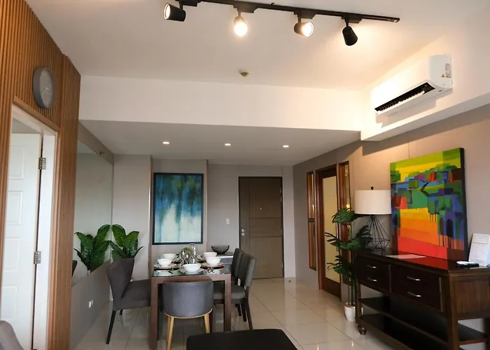 아파트 Bgc One Uptown Premium 2br With Balcony Near Supermarket, Malls And Restaurants