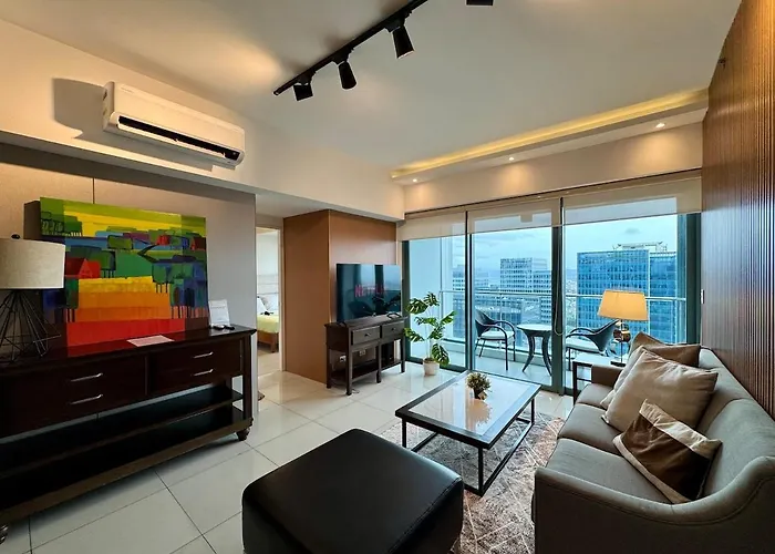 Bgc One Uptown Premium 2br With Balcony Near Supermarket, Malls And Restaurants 아파트 마닐라