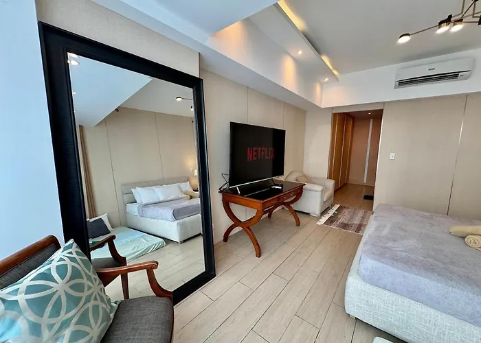 아파트 Bgc One Uptown Premium 2br With Balcony Near Supermarket, Malls And Restaurants