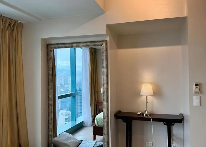 Bgc One Uptown Premium 2br With Balcony Near Supermarket, Malls And Restaurants 아파트