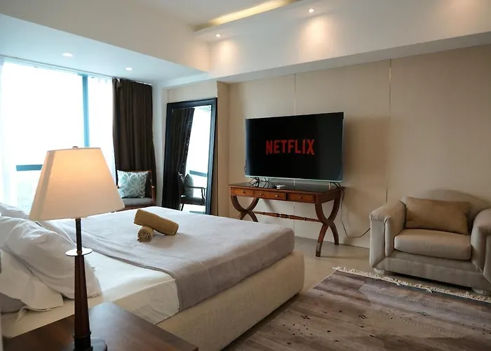 Bgc One Uptown Premium 2br With Balcony Near Supermarket, Malls And Restaurants 마닐라